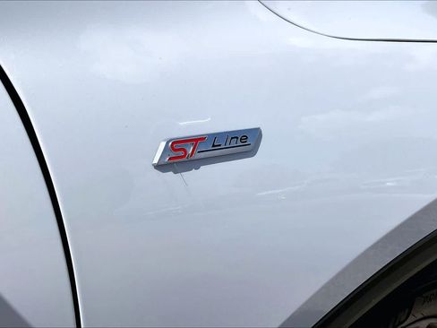 Used 2025 Ford Escape ST-Line FWD image 10