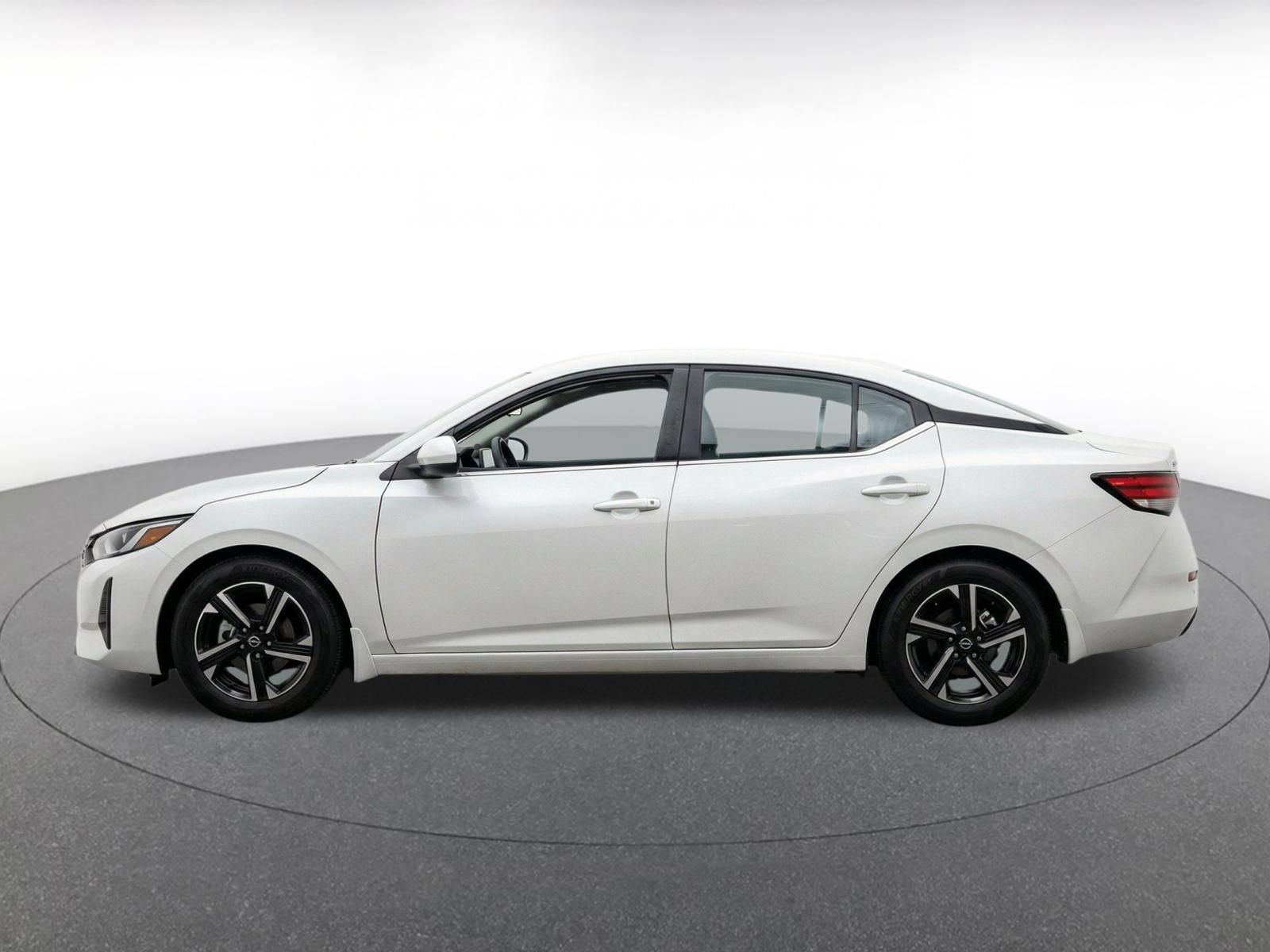 Used 2025 Nissan Sentra SV FWD image 4