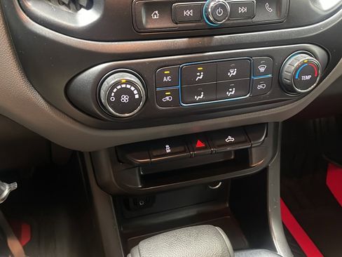 Used 2020 Chevrolet Colorado W/T w/ WT Convenience Package RWD image 10