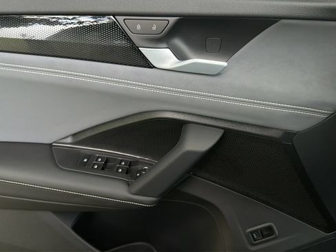 New 2026 Volkswagen Tiguan SE R-Line FWD image 20
