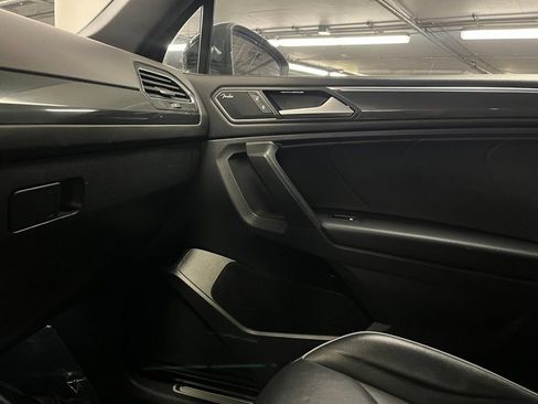 Used 2021 Volkswagen Tiguan SEL Premium R-Line AWD/4WD image 31
