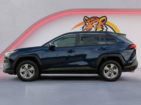 Used 2025 Toyota RAV4 XLE AWD/4WD image 8