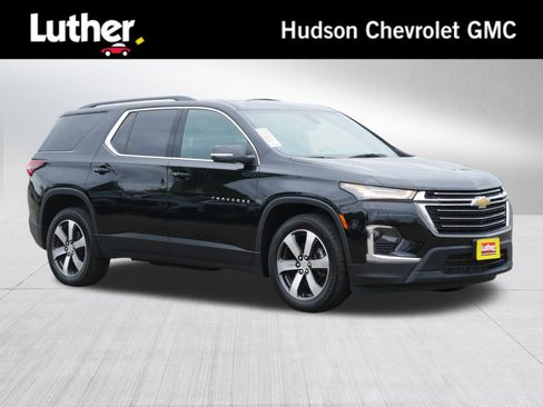 Used 2023 Chevrolet Traverse LT w/ LT Premium Package AWD/4WD image 1