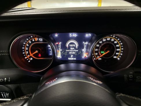 Used 2020 Jeep Wrangler Unlimited Sahara w/ Dual Top Group AWD/4WD image 12