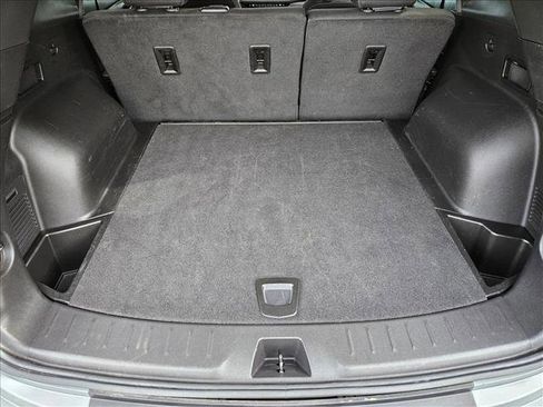 Used 2025 Chevrolet Blazer LT FWD image 6