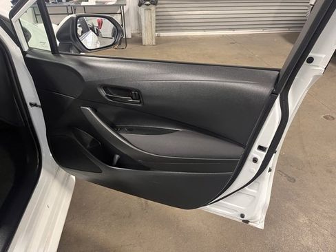 Used 2023 Toyota Corolla LE image 12