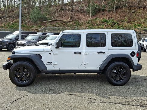 Used 2023 Jeep Wrangler Unlimited Sport AWD/4WD image 4