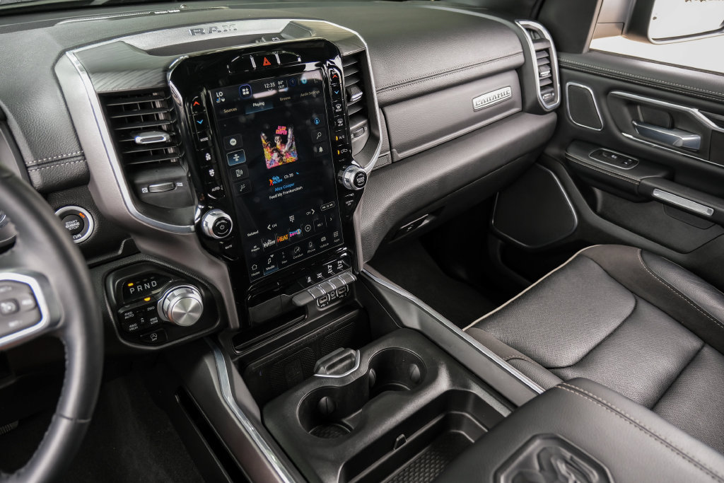 Used 2023 RAM 1500 Laramie AWD/4WD image 33