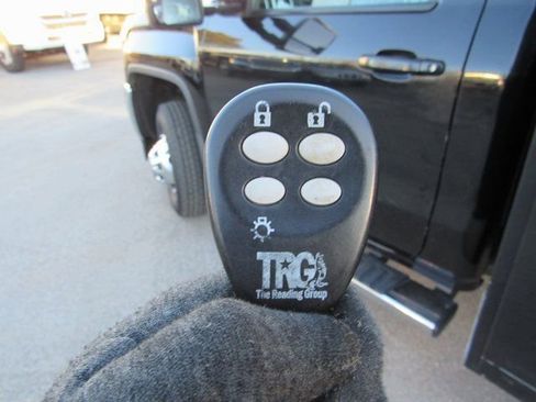 Used 2015 GMC Sierra 3500 SLE w/ SLE Preferred Package image 26