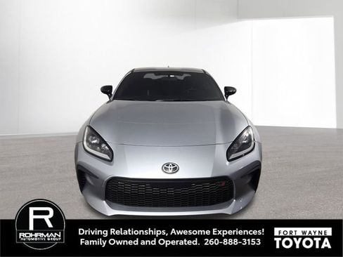 Used 2025 Toyota GR86 Premium w/ ALL Weather Mat Package (TMS) RWD image 3