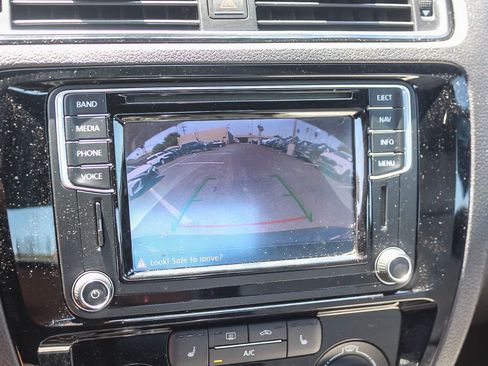 Used 2016 Volkswagen Jetta Sport w/ Lighting Package FWD image 32