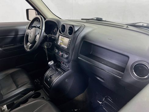 Used 2017 Jeep Patriot High Altitude AWD/4WD image 27