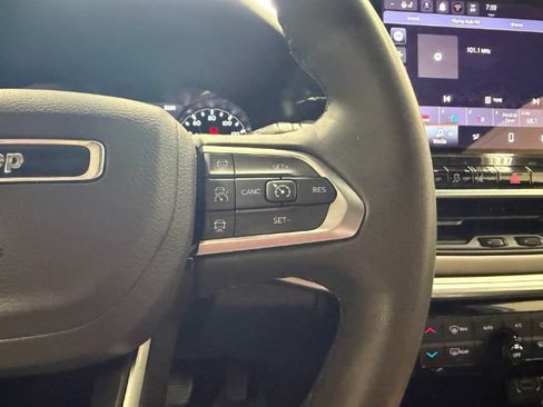 Used 2025 Jeep Compass Limited AWD/4WD image 24