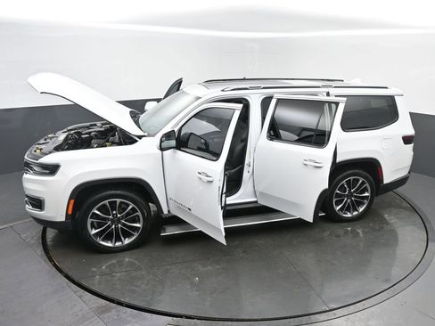 Used 2022 Jeep Wagoneer Series III w/ Premium Group I image 67