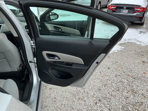Used 2014 Chevrolet Cruze LT w/ RS Package image 17