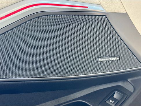 Used 2020 BMW 330i Sedan w/ Convenience Package image 19