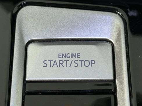 Used 2024 Volkswagen Atlas SEL AWD/4WD image 26