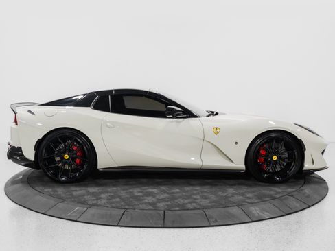 Used 2023 Ferrari 812 GTS RWD image 24