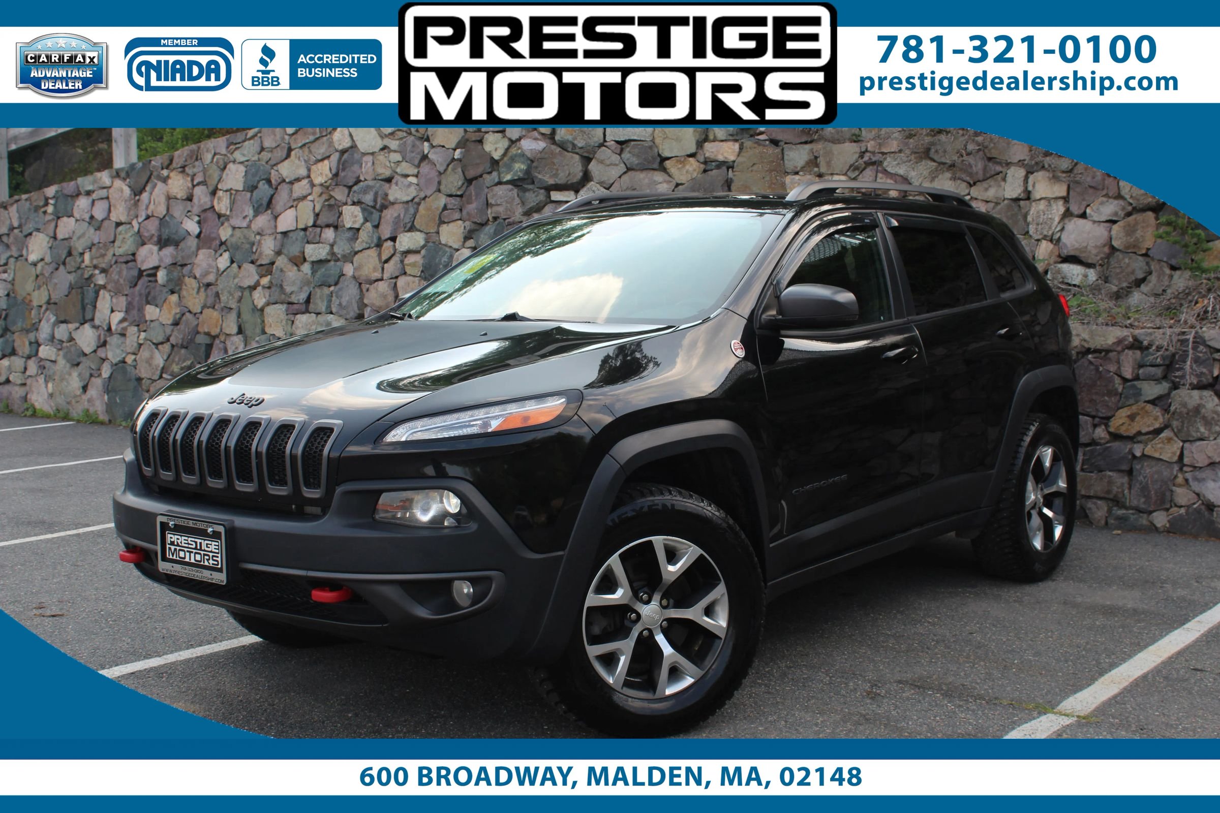 Used 2018 Jeep Cherokee Trailhawk AWD/4WD image 1