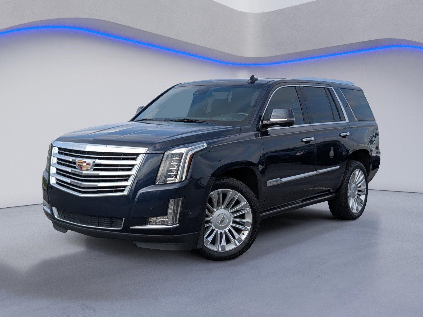 Used 2020 Cadillac Escalade Platinum AWD/4WD image 2