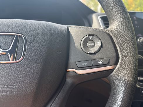 Used 2022 Honda Pilot Sport image 42