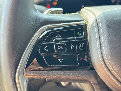 Used 2022 Jeep Grand Cherokee Overland AWD/4WD image 24