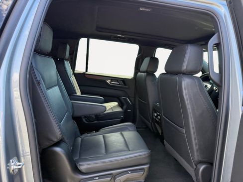Used 2026 GMC Yukon XL Denali w/ Sun & Power Step Package AWD/4WD image 18