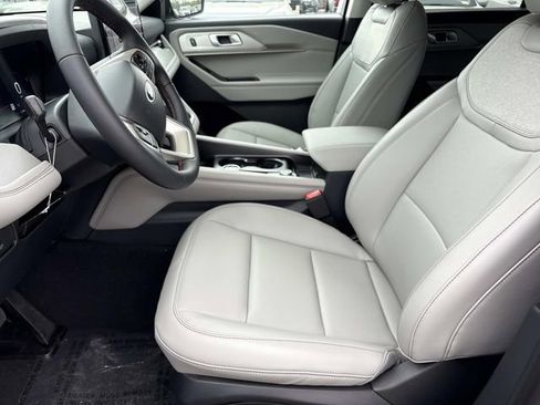 New 2026 Ford Explorer Active w/ Active Comfort Package RWD image 22