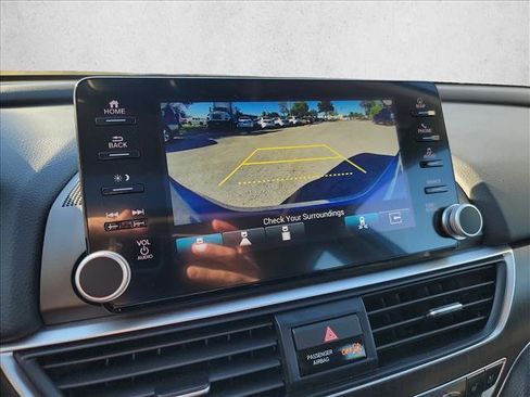 Used 2022 Honda Accord Touring image 25