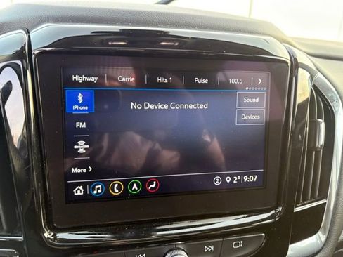 Used 2021 Chevrolet Traverse RS image 21