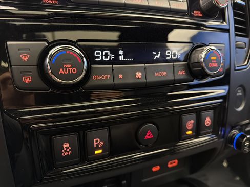 Used 2023 Nissan Titan PRO-4X w/ Pro-4x Convenience Package image 23