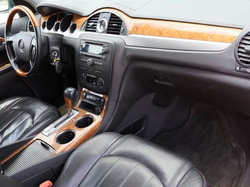 Used 2009 Buick Enclave CXL w/ Entertainment Package #2 image 30