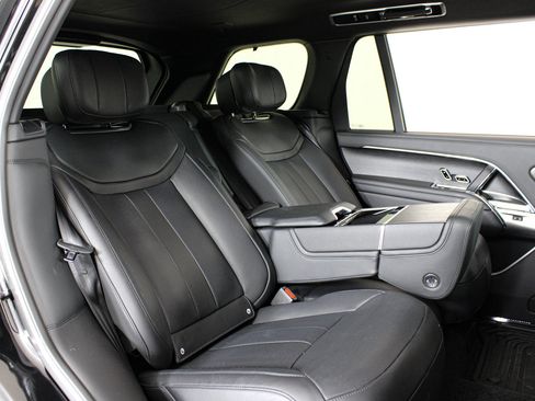 Used 2025 Land Rover Range Rover Long Wheelbase Autobiography AWD/4WD image 26