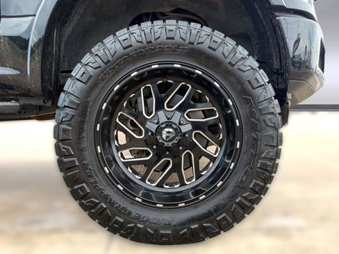 Used 2019 Ford F150 XLT w/ Equipment Group 302A Luxury AWD/4WD image 11