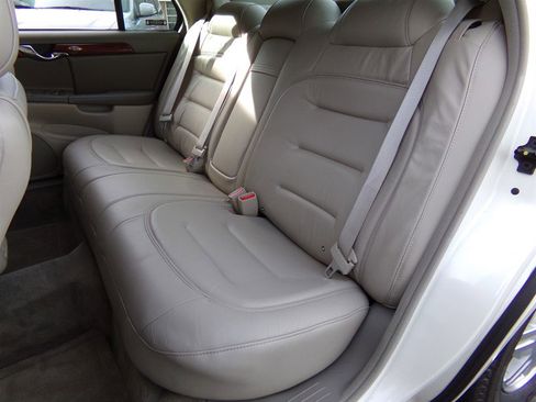 Used 2003 Cadillac De Ville Sedan w/ Comfort & Convenience Package image 21