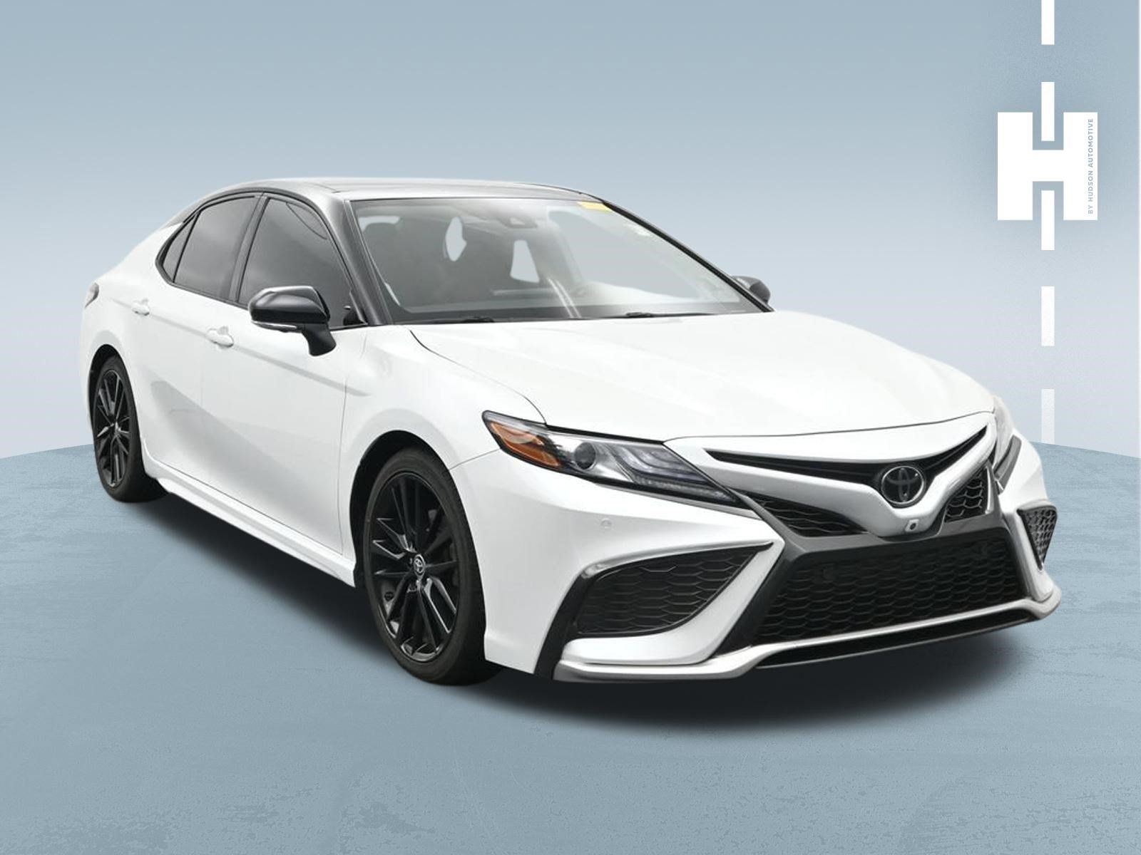 Used 2022 Toyota Camry XSE w/ Navigation Package FWD image 3