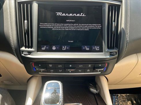Used 2022 Maserati Levante GT AWD/4WD image 15