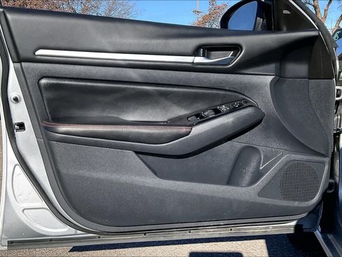 Used 2024 Nissan Altima 2.5 SR image 20