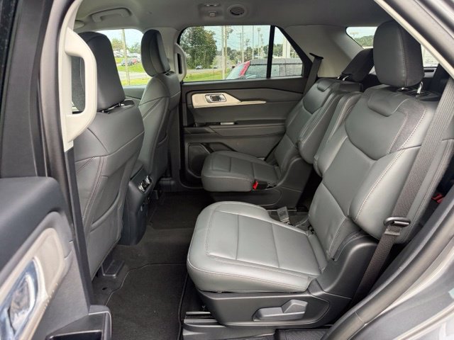 Used 2026 Ford Explorer Active w/ Active Comfort Package RWD image 16