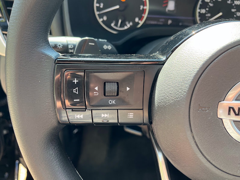 Used 2021 Nissan Rogue SV AWD/4WD image 11