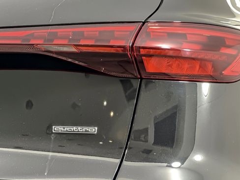 Used 2025 Audi Q5 Premium w/ Convenience Package image 26