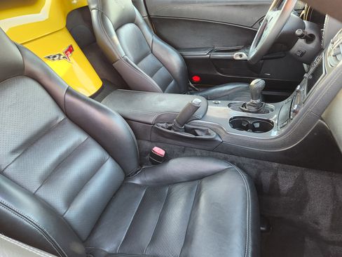 Used 2009 Chevrolet Corvette Convertible w/ Preferred Equipment Group image 17