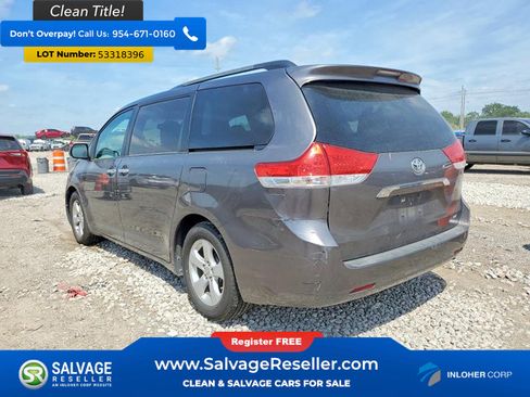 Used 2014 Toyota Sienna LE FWD image 3