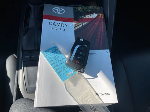 Used 2023 Toyota Camry SE image 10