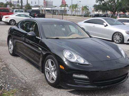 Used 2013 Porsche Panamera 4S image 12