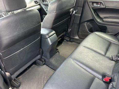 Used 2015 Subaru Forester 2.5i Limited AWD/4WD image 5