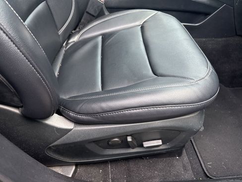 Used 2020 Ford Explorer XLT w/ Equipment Group 202A AWD/4WD image 7