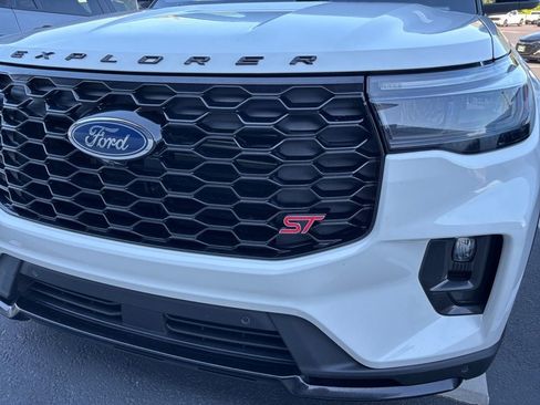 Used 2025 Ford Explorer ST AWD/4WD image 34