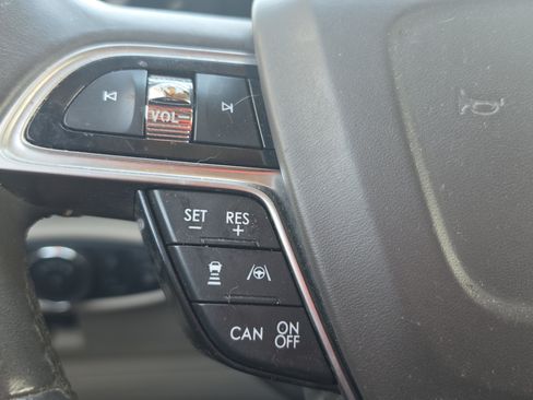 Used 2020 Lincoln Nautilus Reserve FWD image 13