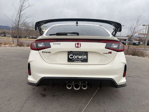 Used 2024 Honda Civic Type R image 7